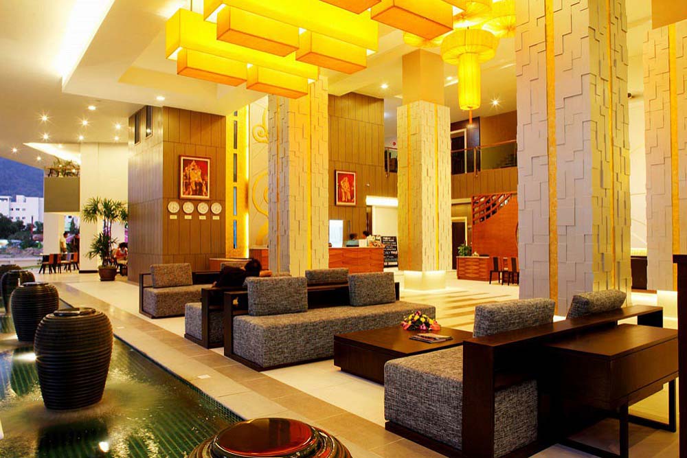 โรงแรมอันดาคีรา ป่าตอง (Andakira Hotel Patong)