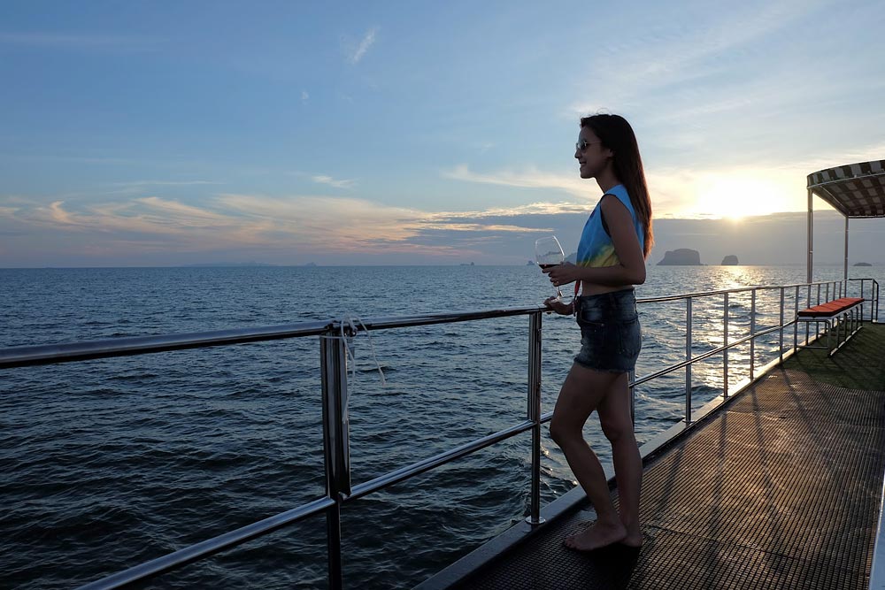 ล่องเรือหรู Livelife ดูพระอาทิตย์ตกที่กระบี่