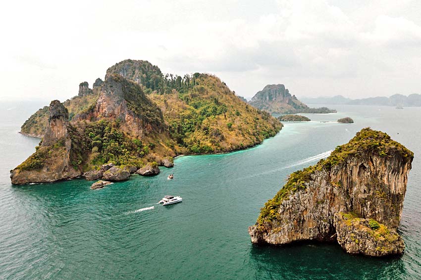 ทัวร์ล่องเรือยอร์ชหรูท่องทะเลกระบี่