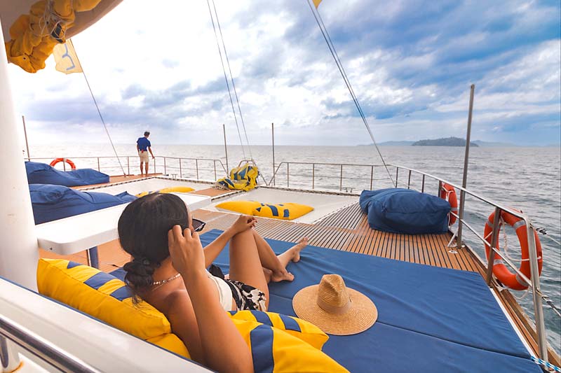 ทัวร์ล่องเรือยอร์ชกระบี่ Meka Catamaran