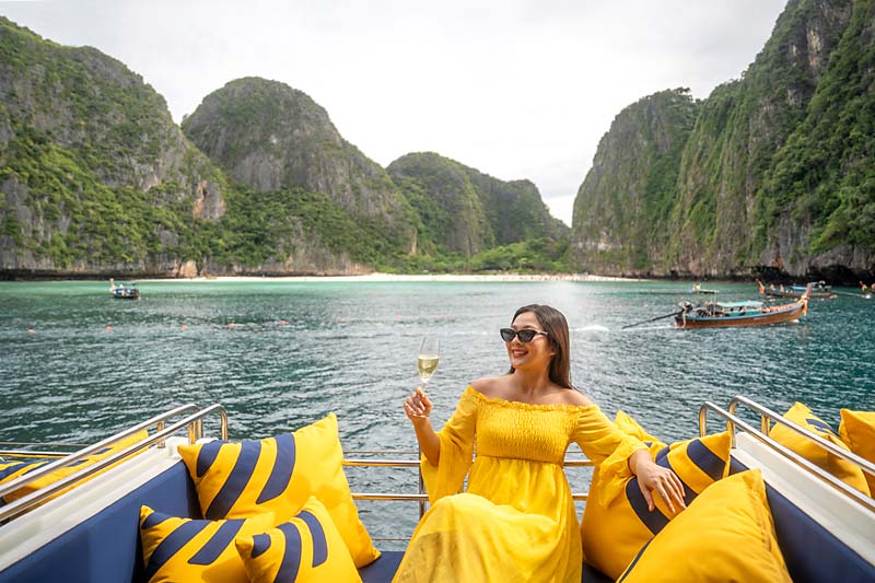 ทัวร์ล่องเรือยอร์ชกระบี่ Meka Catamaran