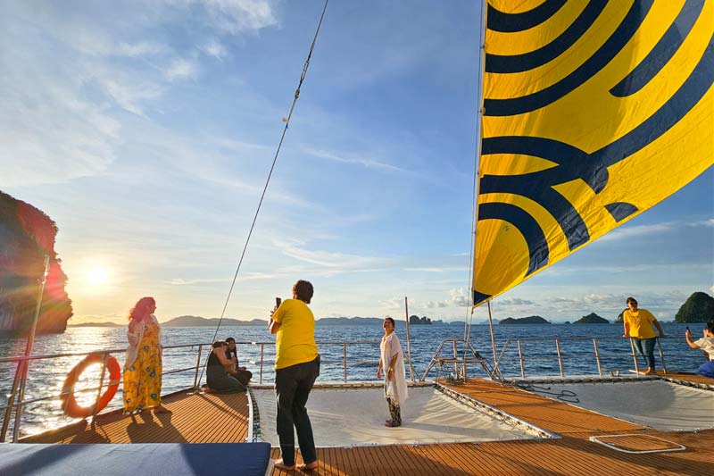 ทัวร์ล่องเรือยอร์ชกระบี่ Meka Catamaran