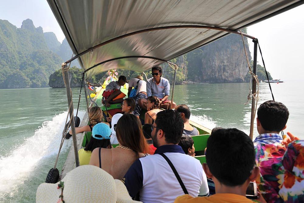 ทัวร์อ่าวพังงา + พายแคนู โดยเรือใหญ่