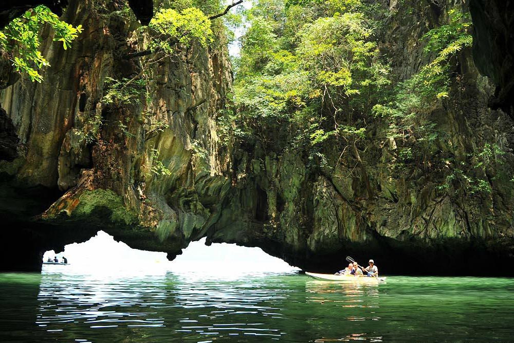 ทัวร์อ่าวพังงา + พายแคนู โดยเรือใหญ่