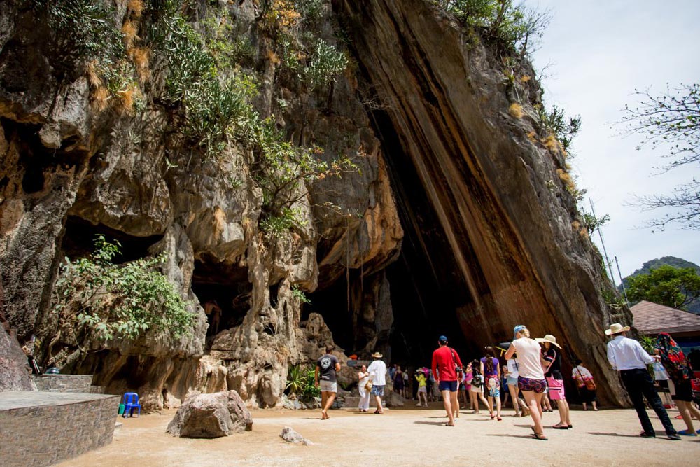 ทัวร์อ่าวพังงา + พายแคนู โดยเรือใหญ่