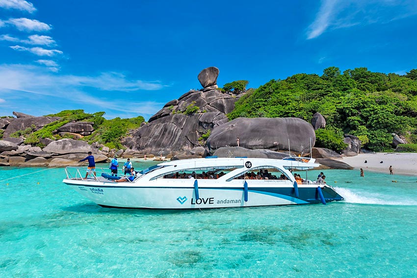 ทัวร์หมู่เกาะสิมิลันโดยเรือเร็วสปีดโบ๊ท กับ Love Andaman หรือ Seastar Andaman