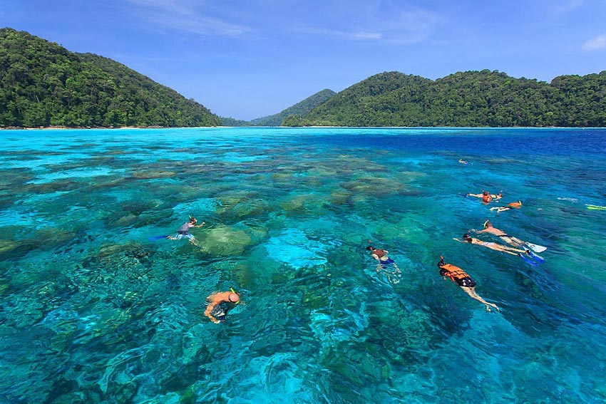 ทัวร์หมู่เกาะสุรินทร์ โดยเรือเร็วสปีดโบ๊ทกับ Love Andaman หรือ Seastar Andaman