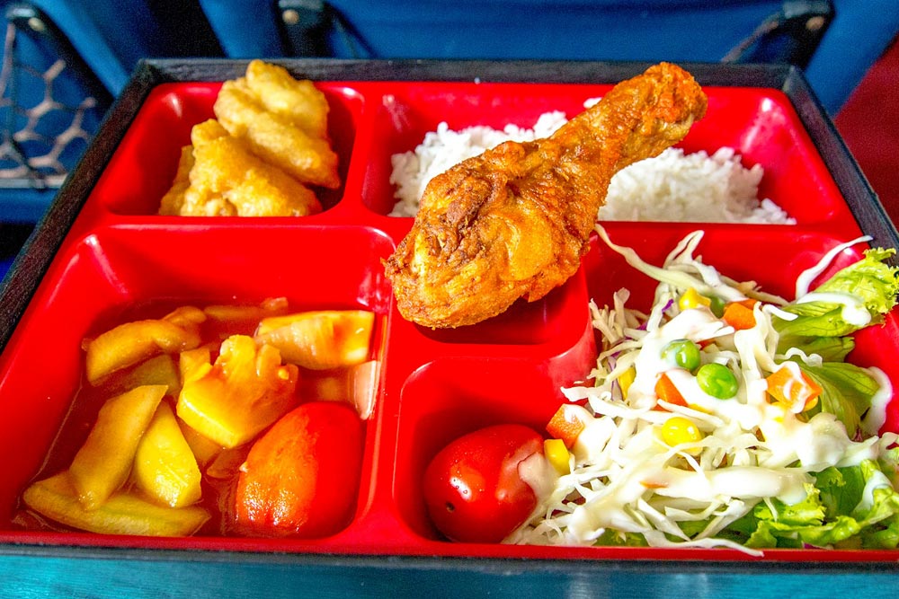 ทัวร์เกาะพีพี+เกาะไข่ อ่าวมาหยา โดยเรือใหญ่