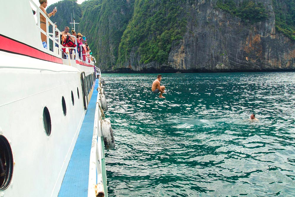 ทัวร์เกาะพีพี+เกาะไข่ อ่าวมาหยา โดยเรือใหญ่