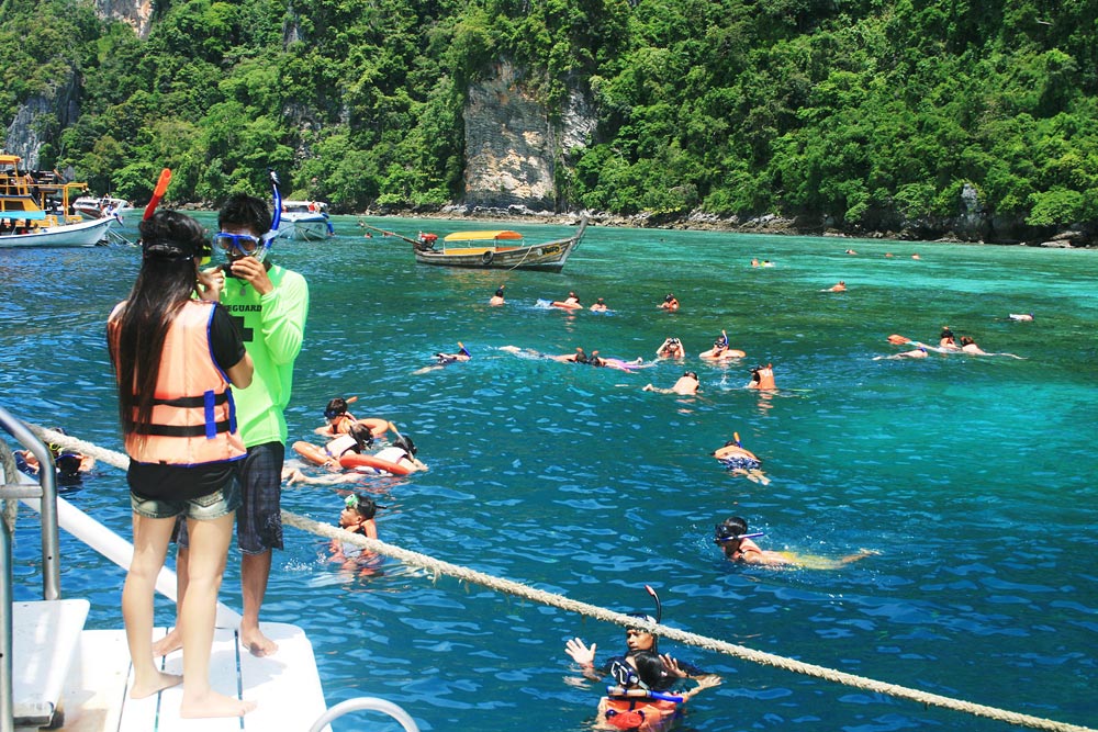 ทัวร์เกาะพีพี โดยเรือใหญ่ (เฟอร์รี่)