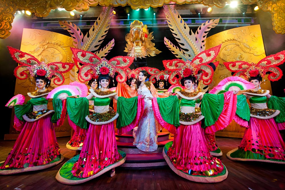 โชว์ภูเก็ต ไซม่อน คาบาเรต์