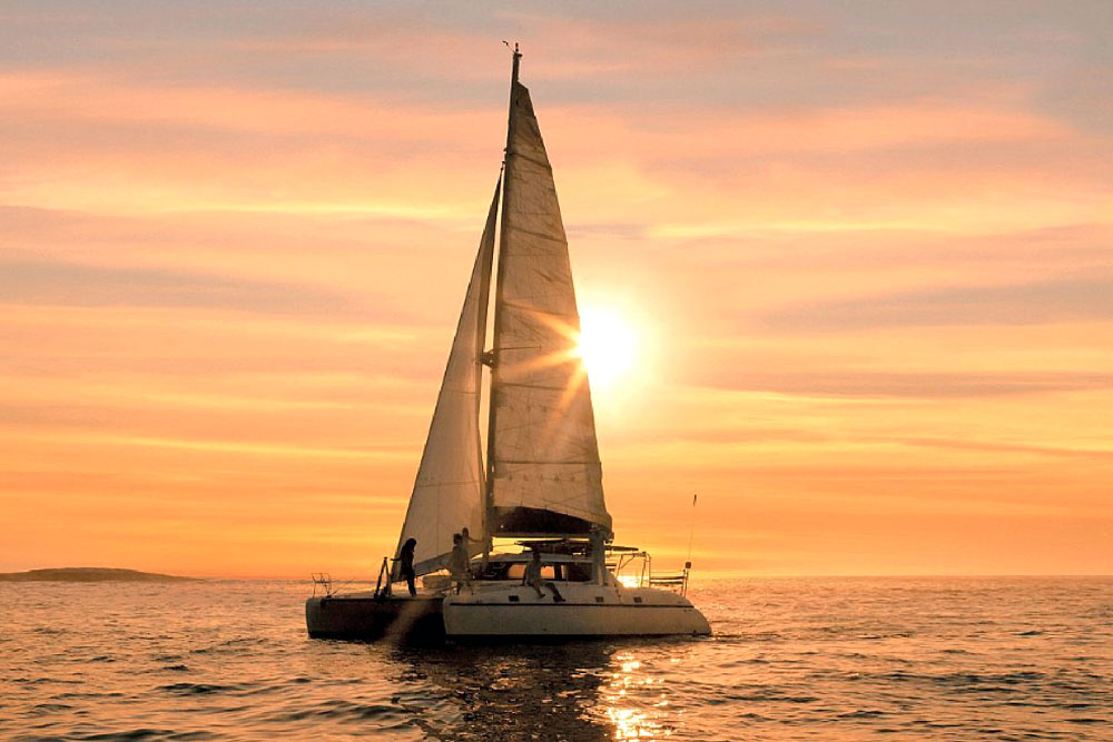 ล่องเรือใบ เกาะไม้ท่อน เต็มวัน เช้า/บ่าย