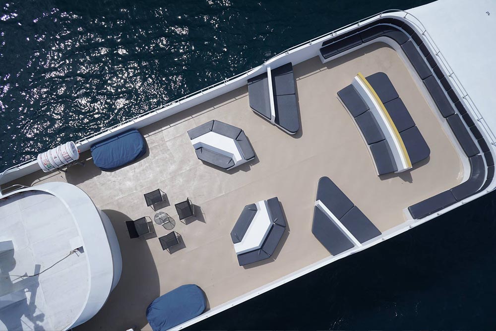 ทัวร์เกาะพีพีเรือใหญ่ ซีแองเจิ้ล บียอนด์ Sea Angel Beyond Cruise