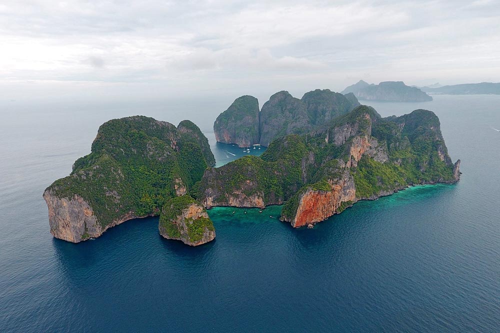 ทัวร์เกาะพีพีเรือใหญ่ ซีแองเจิ้ล บียอนด์ Sea Angel Beyond Cruise