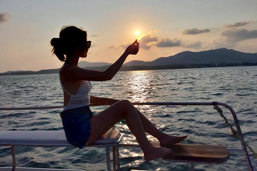 ทัวร์ล่องเรือใบเกาะราชาและเกาะเฮ ชมพระอาทิตย์ตก